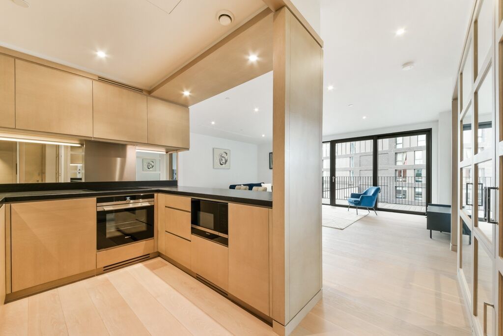 Property photo 2 of 14 Legacy Building, ...