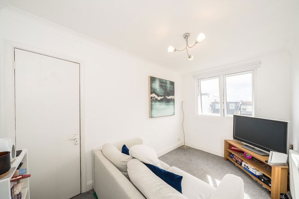Property photo 3 of 4