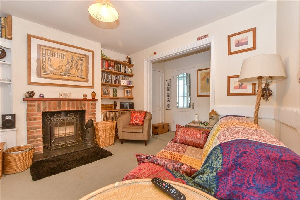 Property photo 2 of 9 Lounge