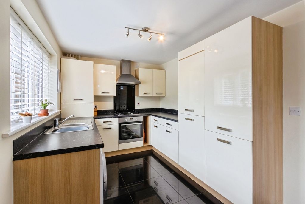 Property photo 3 of 17 Pbox-Img.Jpg