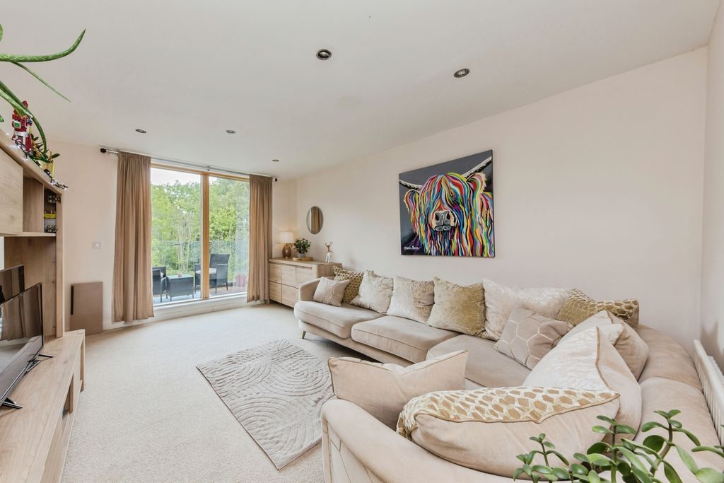 Property photo 2 of 18 Pbox-Img.Jpg