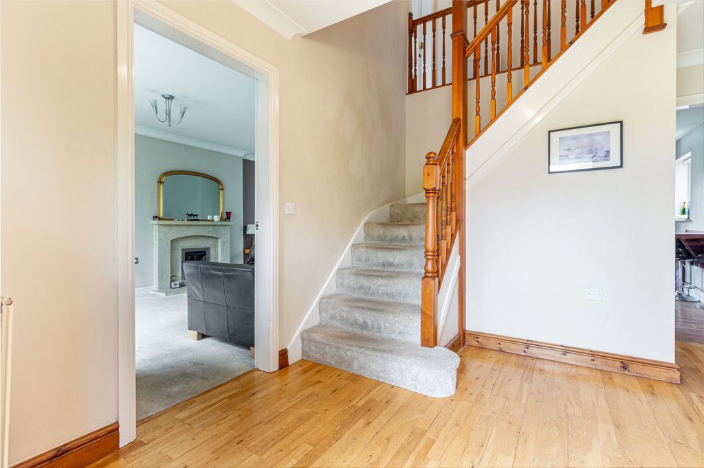 Property photo 2 of 26