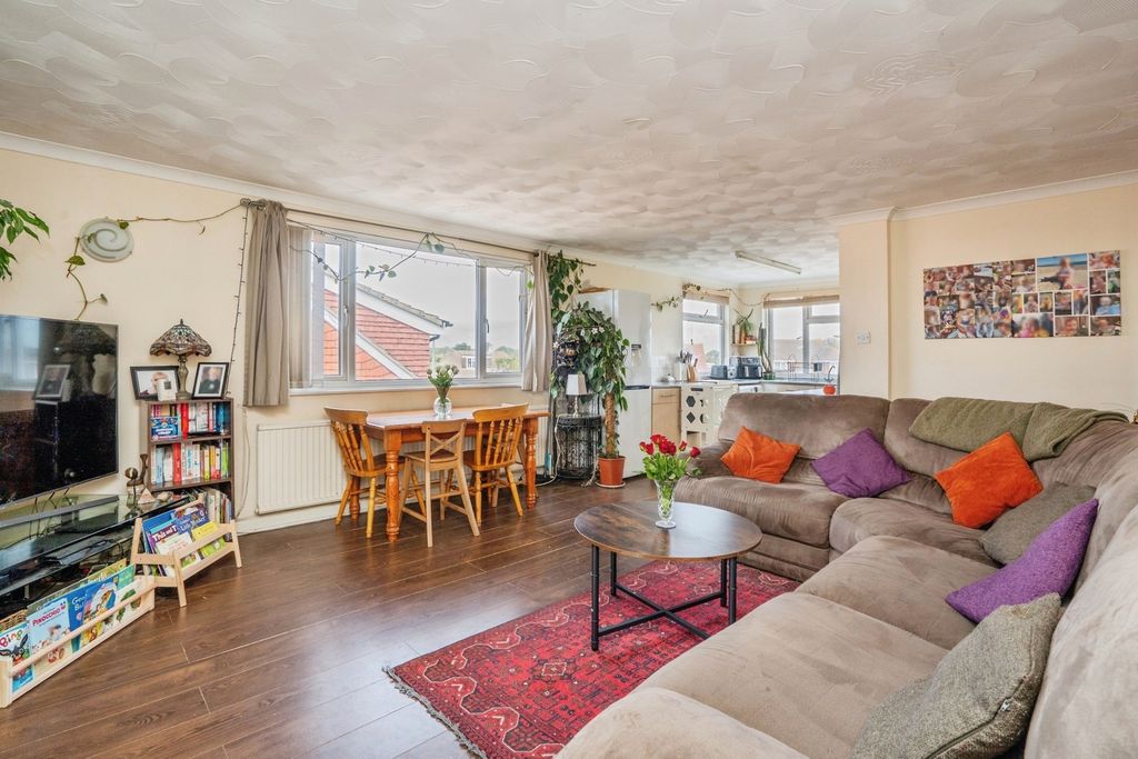 Property photo 3 of 15 Pbox-Img.Jpg