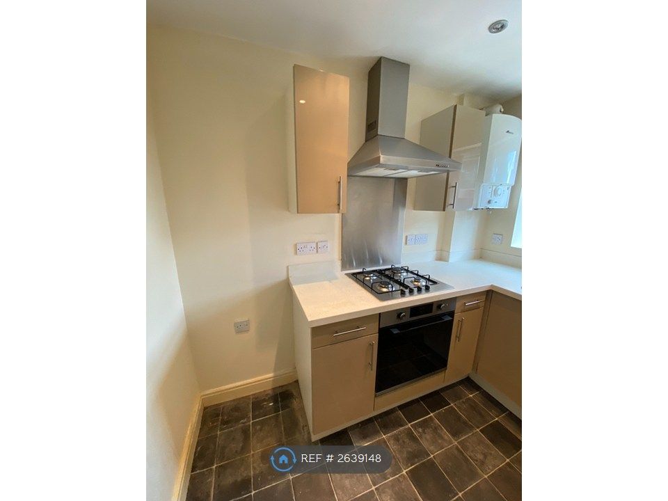 Property photo 3 of 6 Kitchen