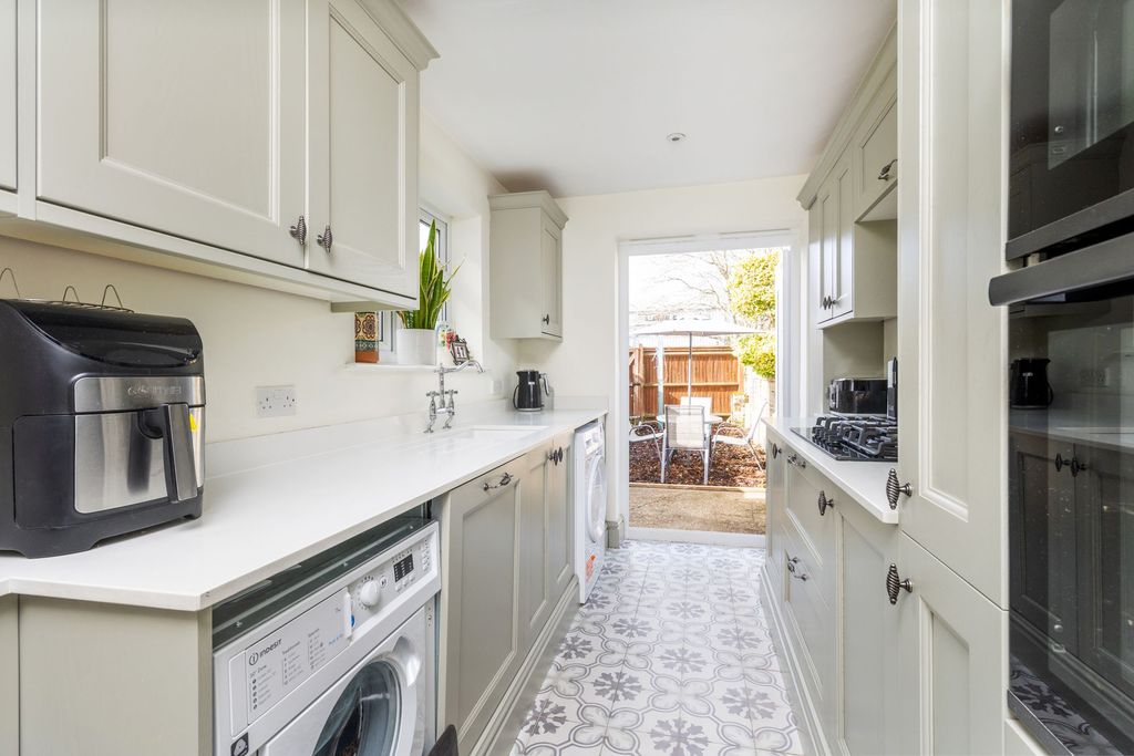 Property photo 2 of 8