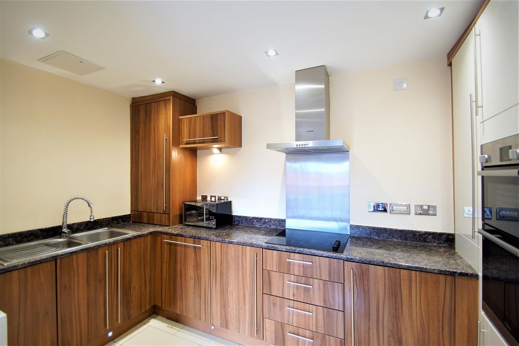 Property photo 2 of 9 Kitchen.Jpg