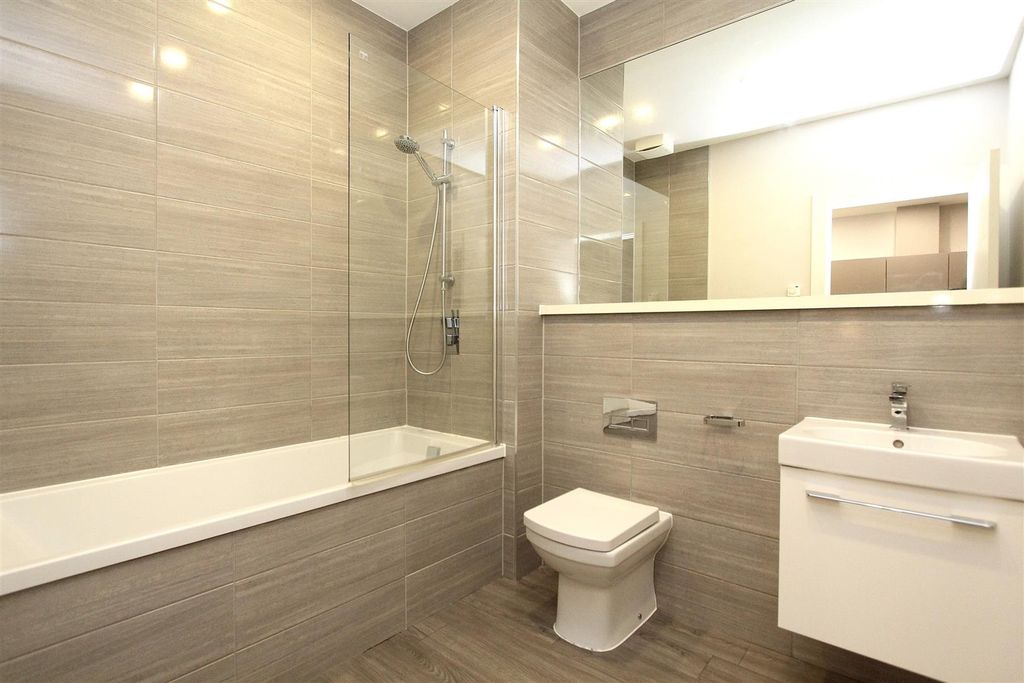 Property photo 2 of 2 Bathroom Grey.Jpg