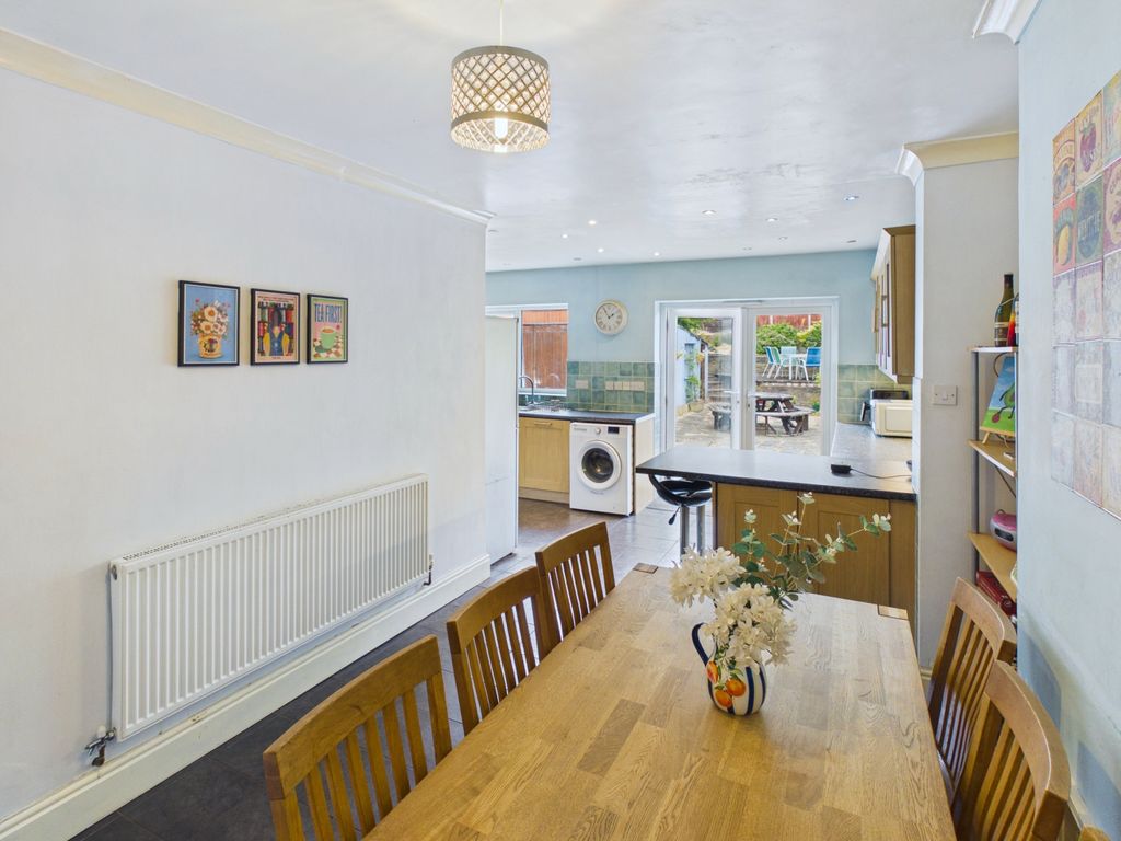 Property photo 2 of 19 Diner Longshot