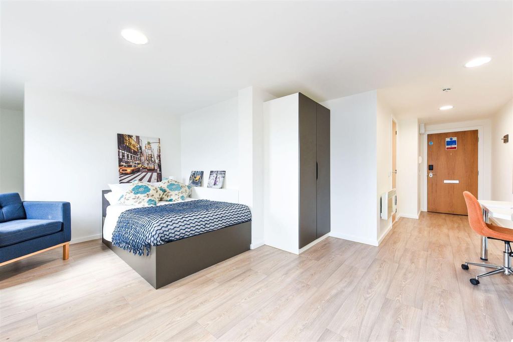 Property photo 1 of 30