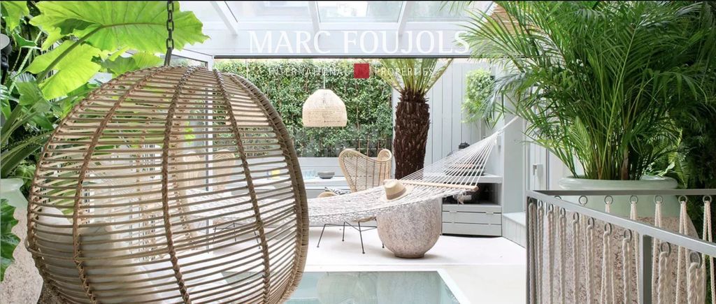 Property photo 1 of 23 Paris 17th, Ternes–Poncelet: Mixed-Use Loft On 3 Levels With Terrace