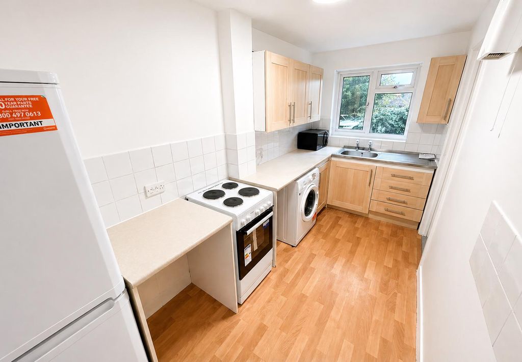 Property photo 3 of 9 Kitchen 2.Png