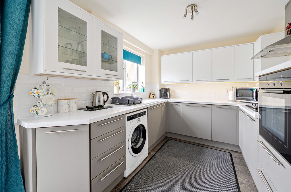 Property photo 3 of 17 1347077-7-68B56Cbe2154B