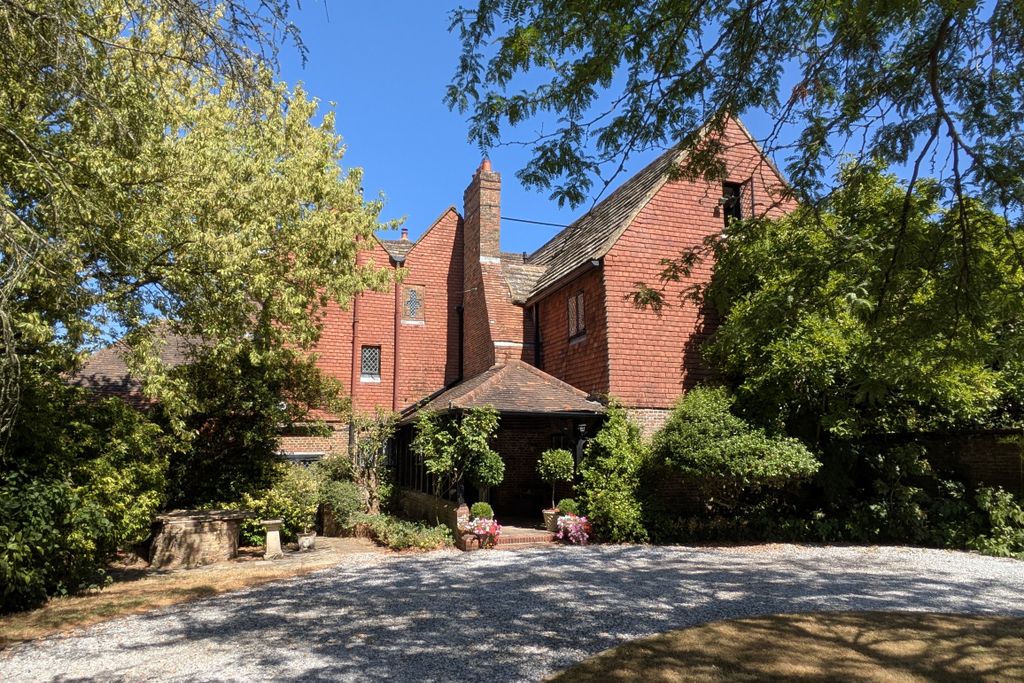 Property photo 2 of 36