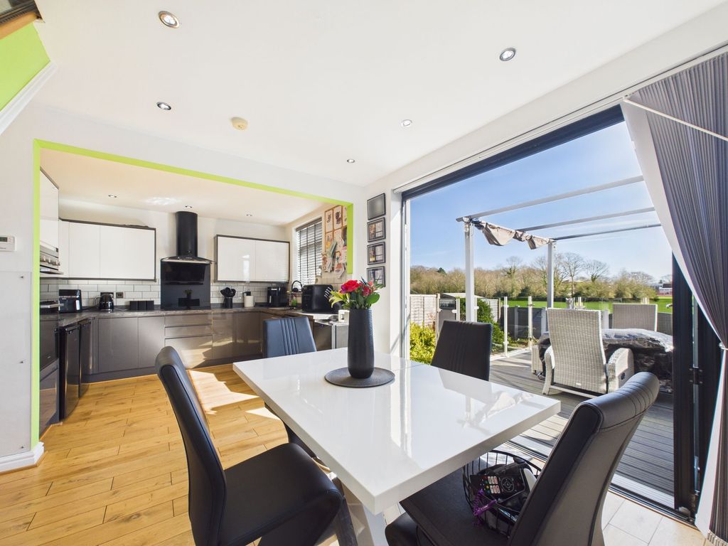 Property photo 3 of 31