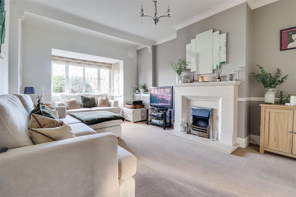 Property photo 3 of 25