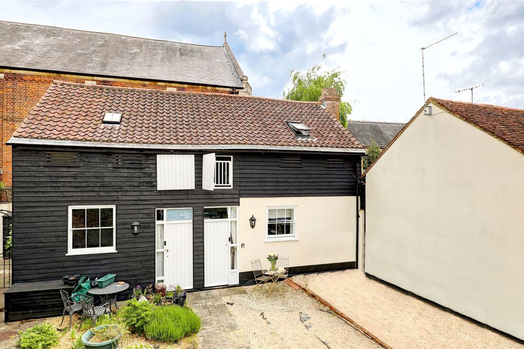 Property photo 1 of 9