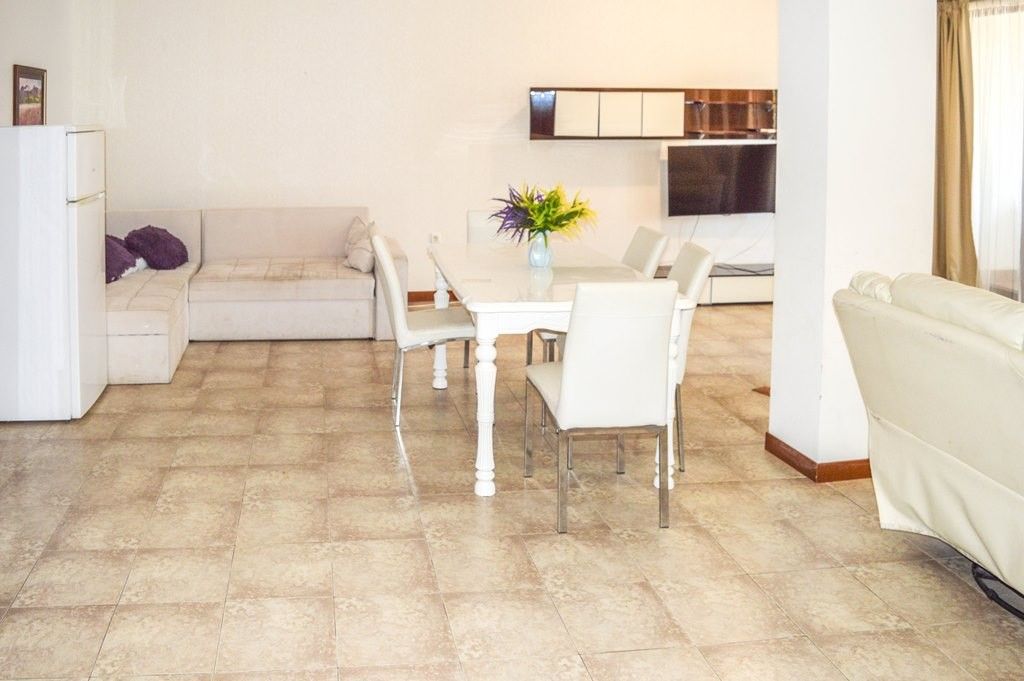 Property photo 3 of 29