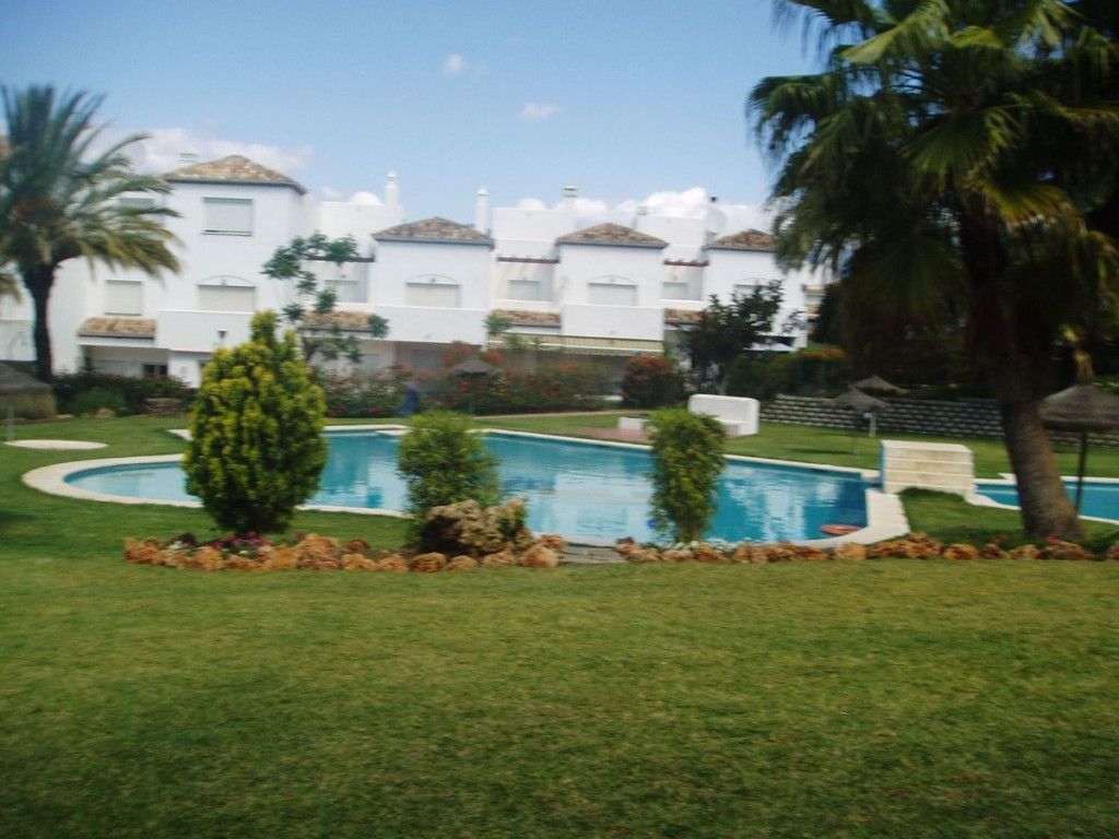 Property photo 2 of 19 Pool 2