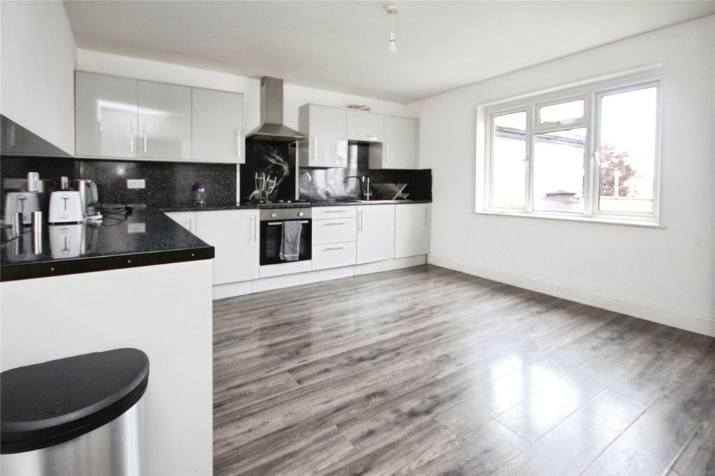Property photo 1 of 11 Picture No. 17