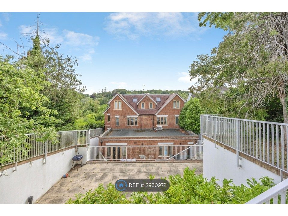 Property photo 2 of 25