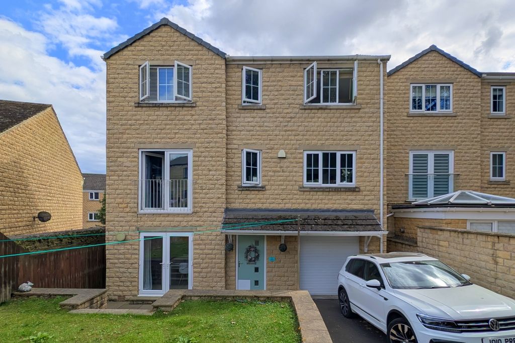 Property photo 1 of 21 Croft View Ewemove Brighouse (26)