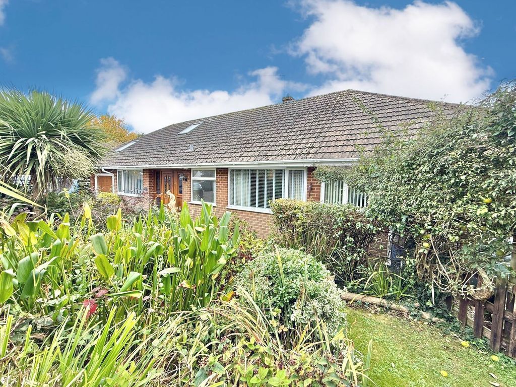 Property photo 2 of 33