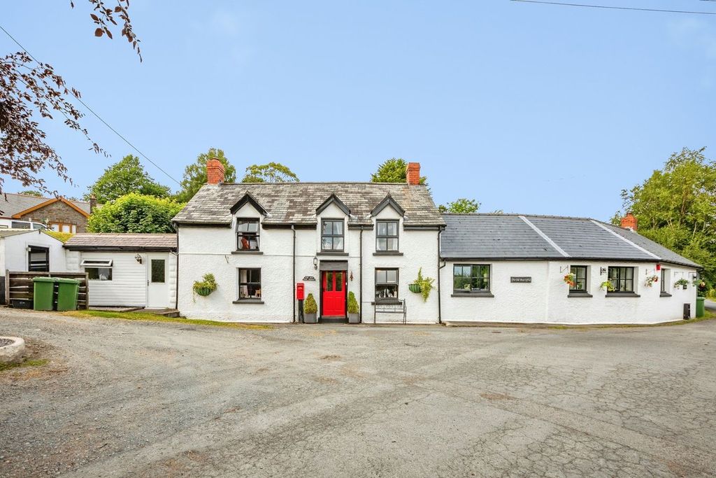 Property photo 1 of 33