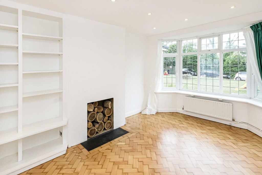 Property photo 2 of 3