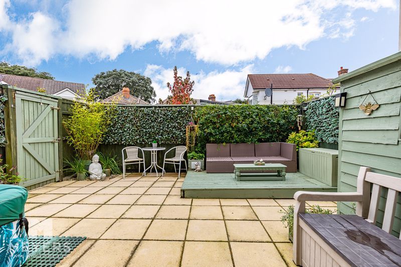 Property photo 1 of 12 Photo 11