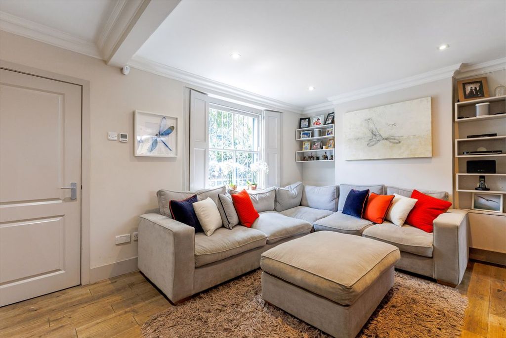 Property photo 3 of 25