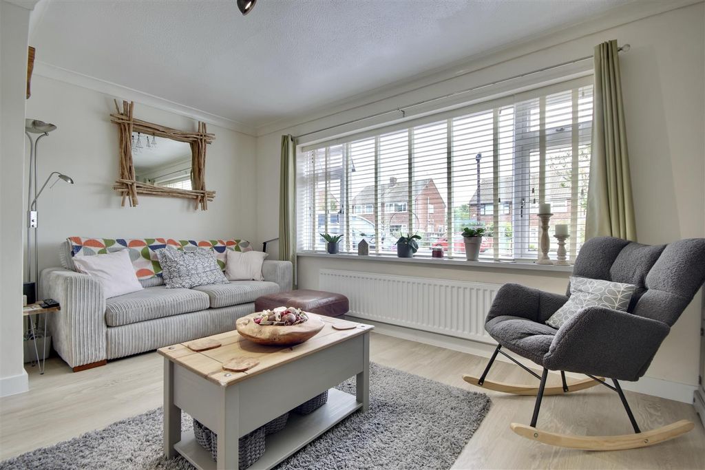 Property photo 1 of 24 Lounge