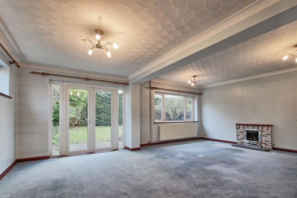 Property photo 2 of 15 Living Room.Jpg