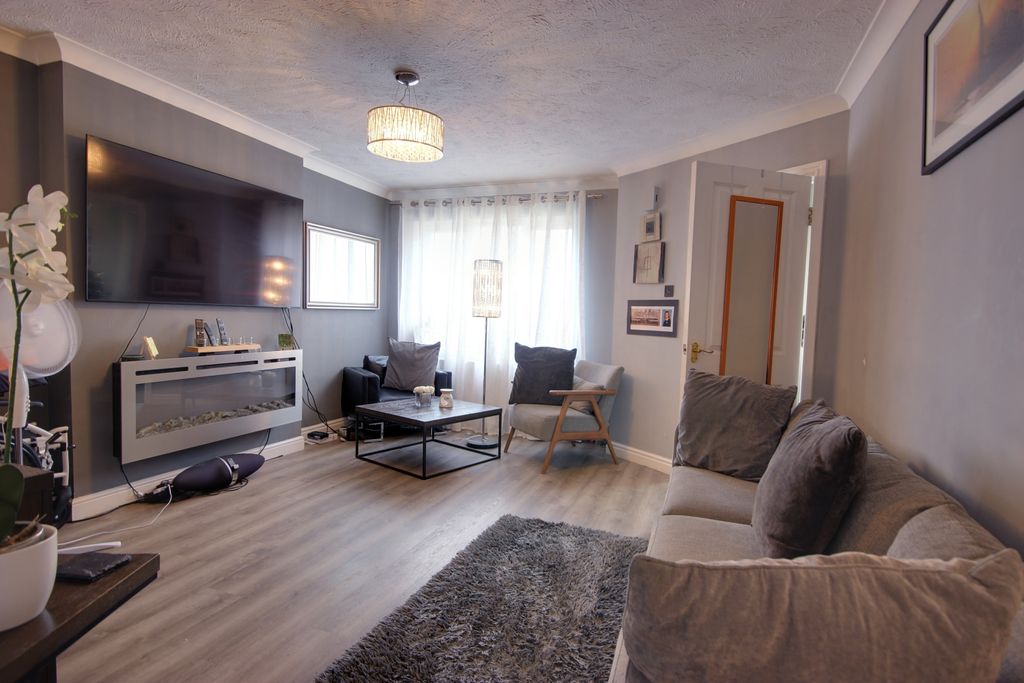 Property photo 2 of 17 1 Lounge A