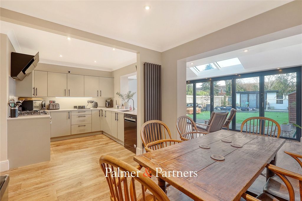 Property photo 1 of 28 Picture No. 05