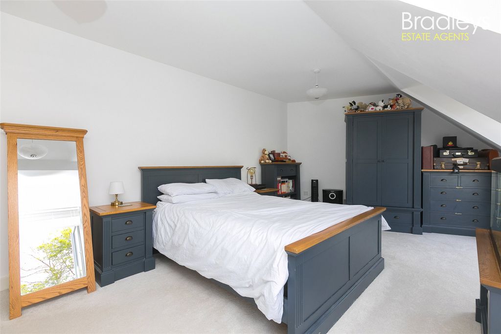 Additional image 6 of 2 bed flat for saleCentenary Way, Penzance, Cornwall TR18