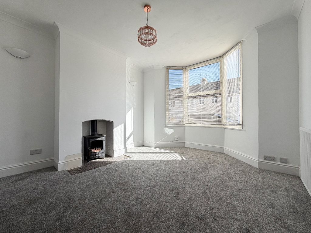 Property photo 2 of 17 4988692