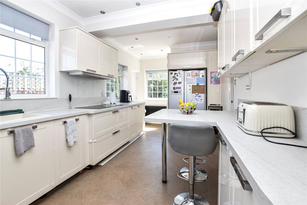 Property photo 2 of 17 Picture No. 01