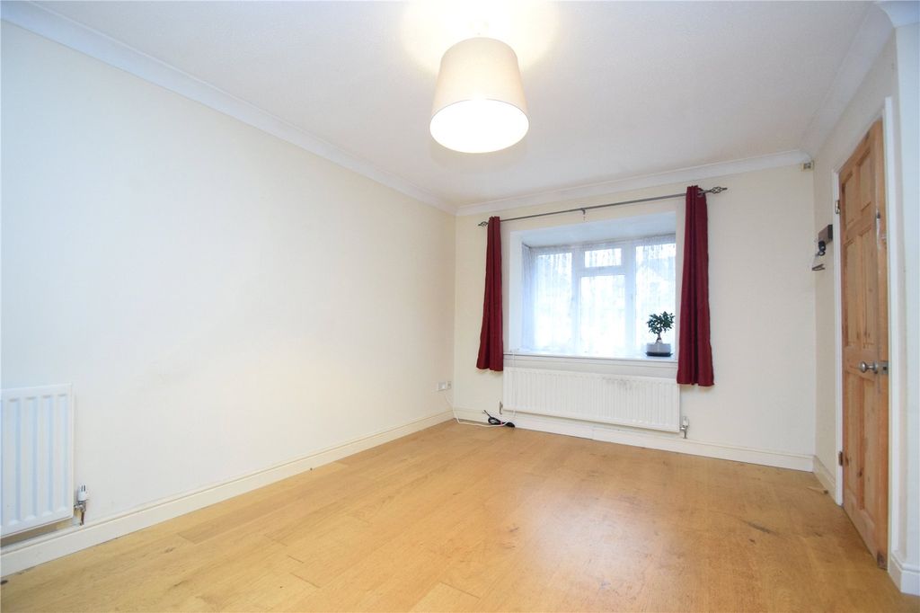 Property photo 2 of 7 Lounge