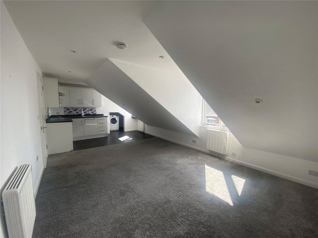 Property photo 3 of 8 Picture No. 04