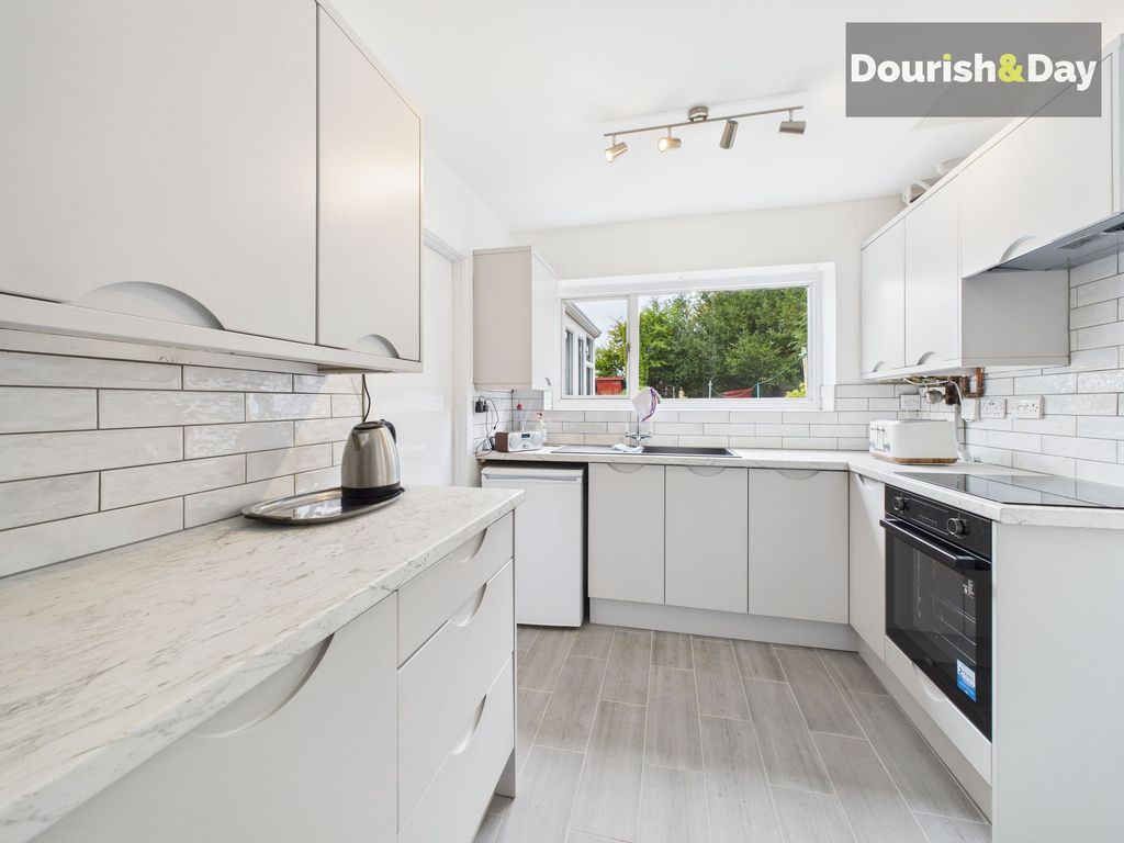 Property photo 2 of 17 Kitchen