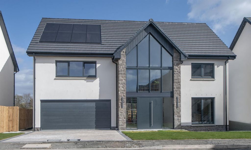 Property photo 1 of 15 External