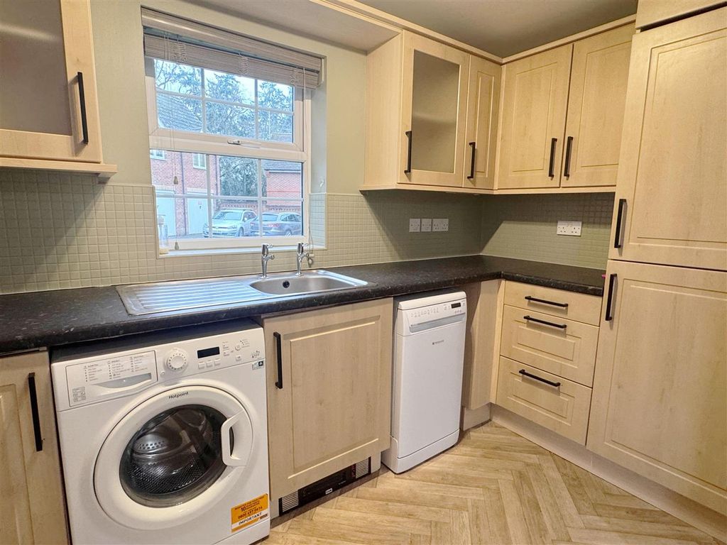 Property photo 3 of 13 Kitch 2.Jpg