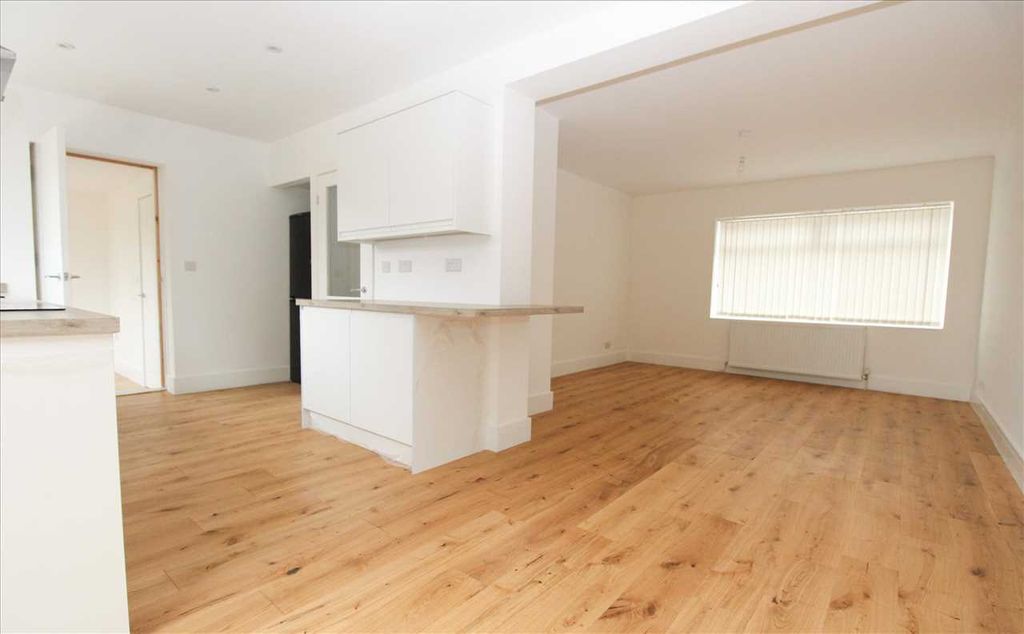 Property photo 2 of 12 Feature Photo