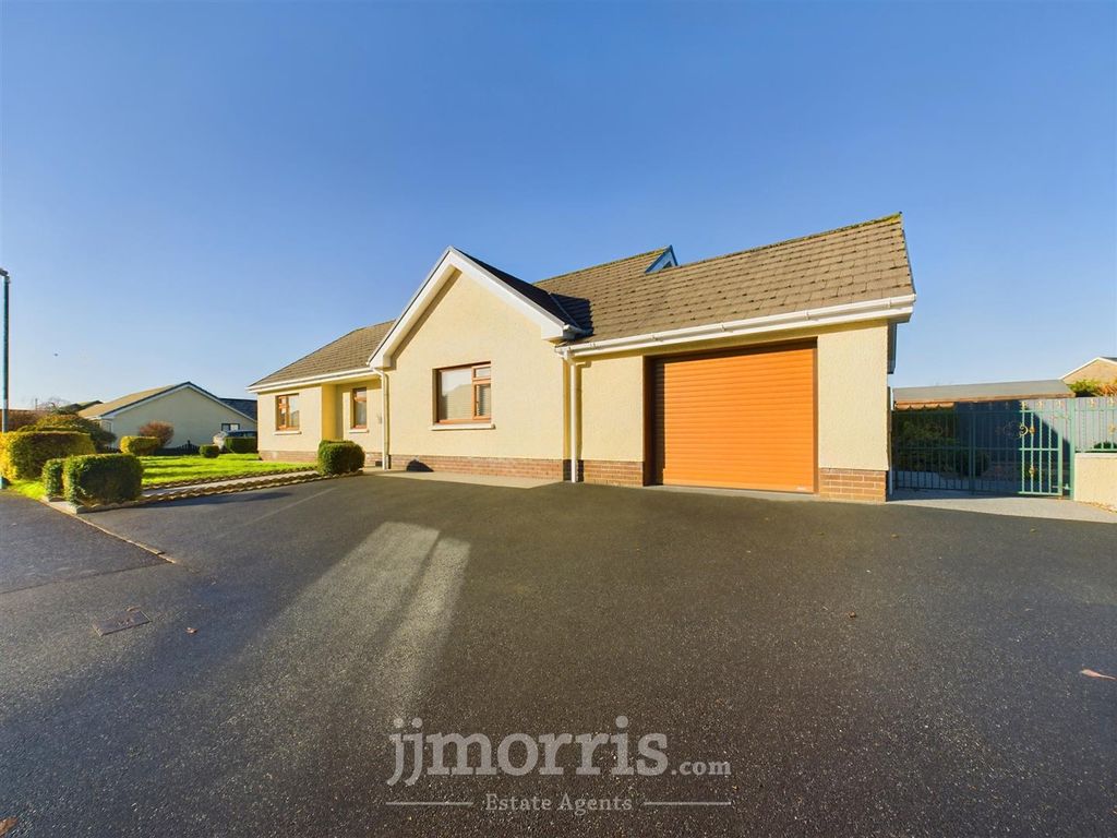 Property photo 2 of 40 Cam03686G0-Pr0218-Still005.Jpg