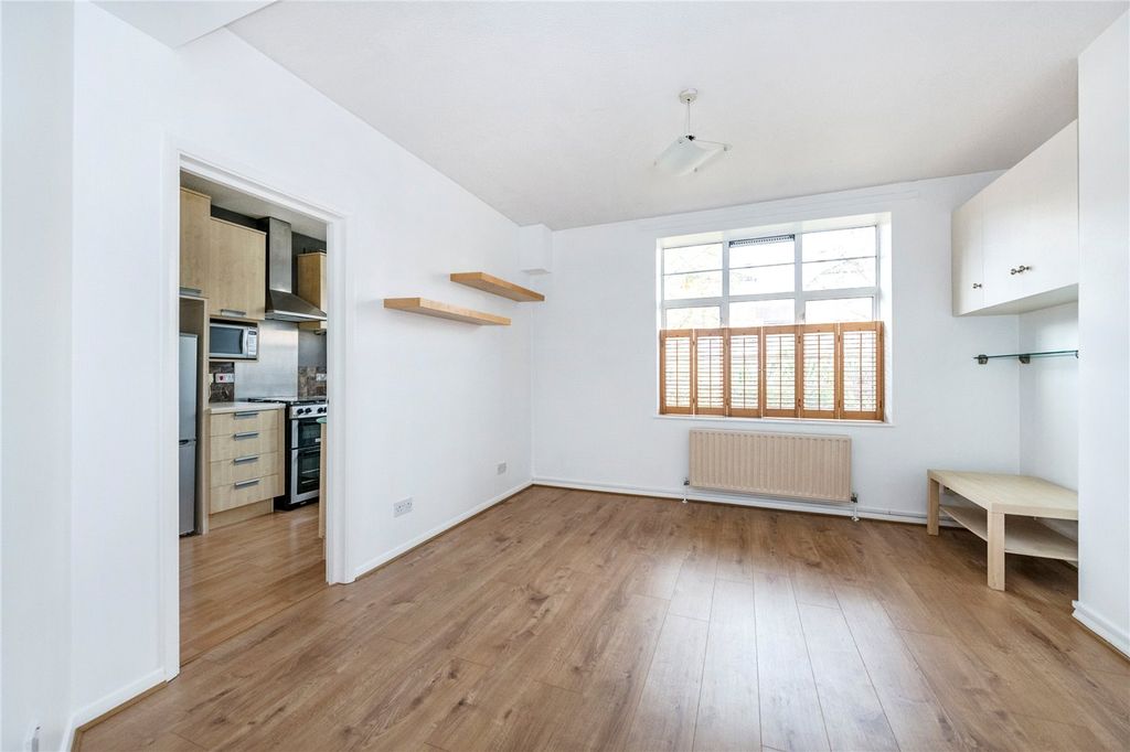 Property photo 3 of 6 Picture No. 02