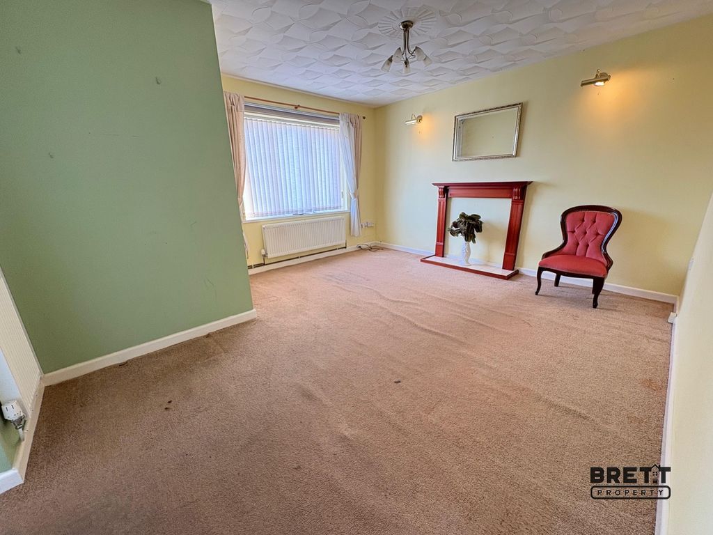 Property photo 2 of 6 Living Room