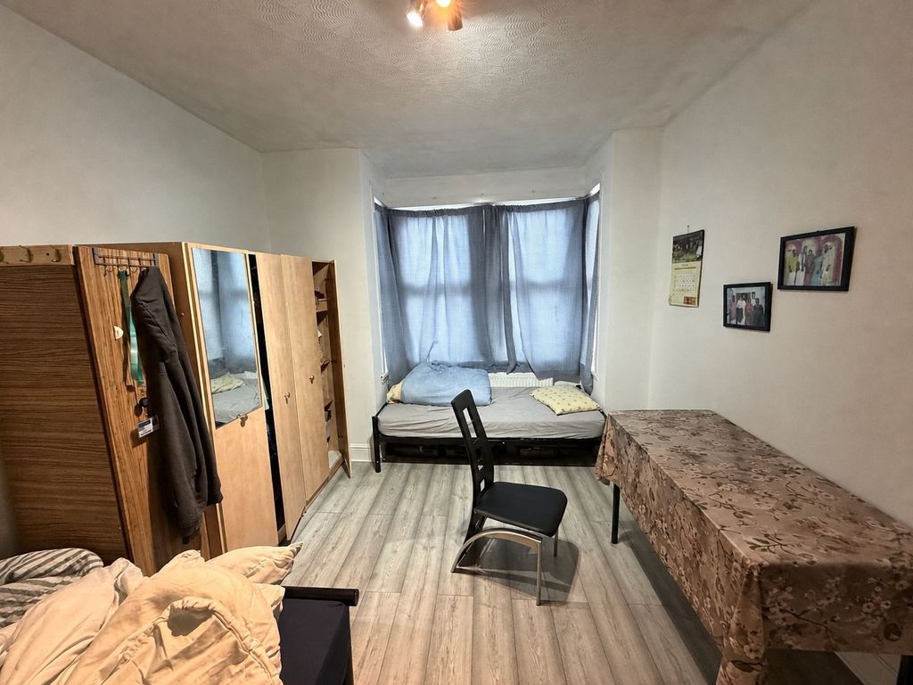 Property photo 1 of 1