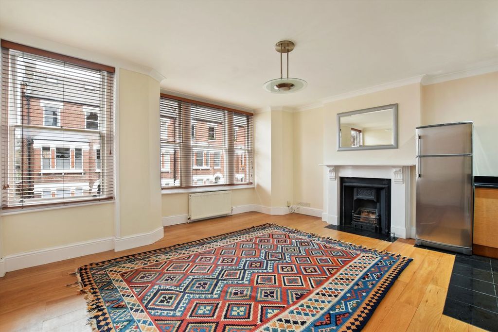 Property photo 2 of 10