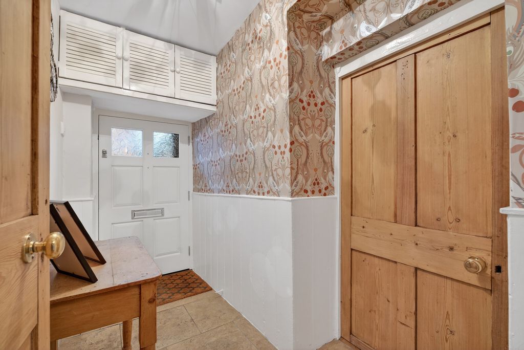 Property photo 3 of 34