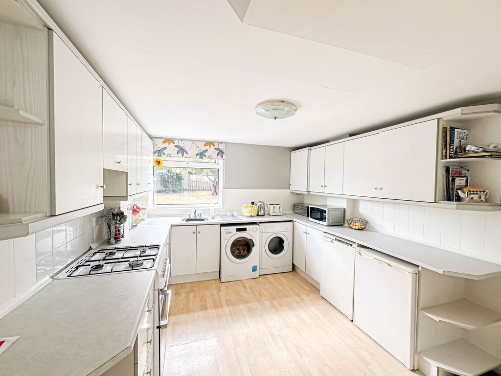 Property photo 2 of 11 Photo 7